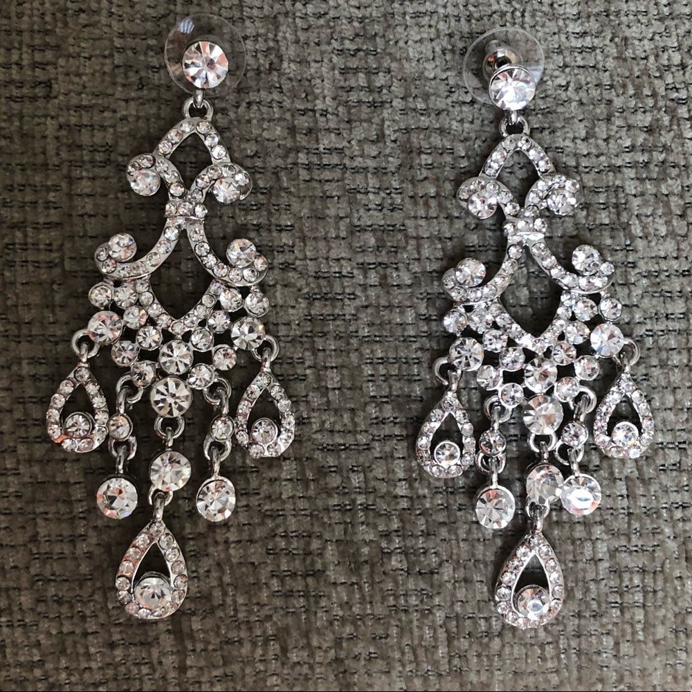 NWOT Silver Sparkle Chandelier Earrings